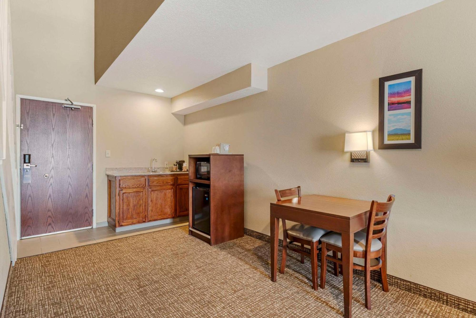Comfort Inn Lathrop Stockton Airport Exterior photo